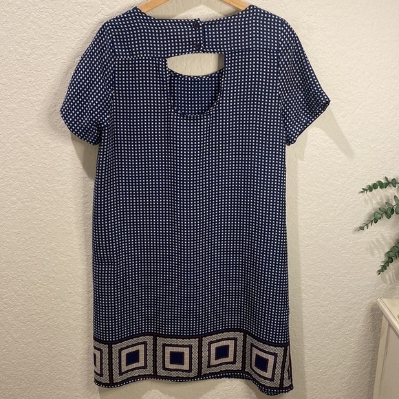 PLEIONE Blue and White Short Sleeve Shift Dress - Size Small - Picture 8 of 10